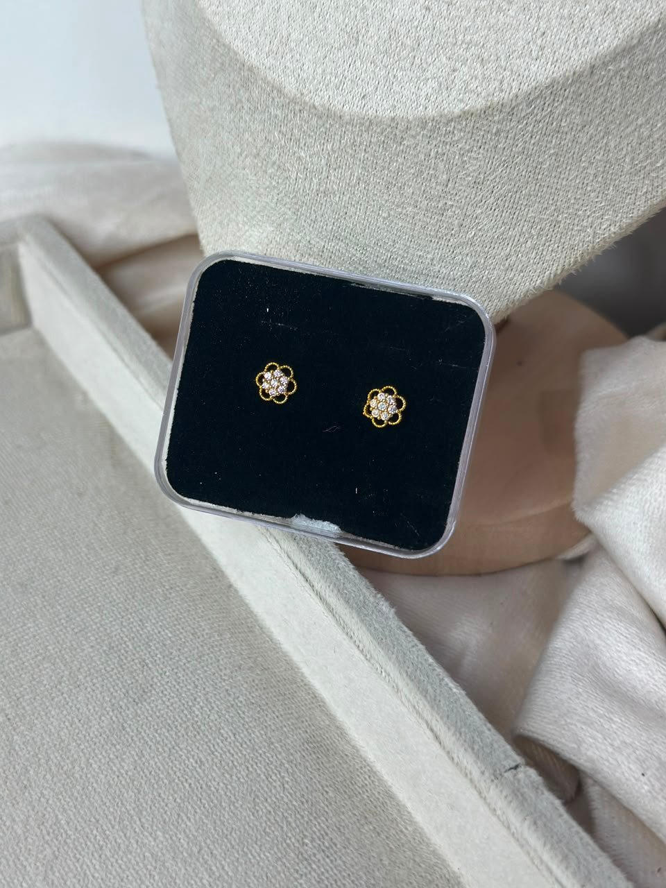 Second stud round - Image 2